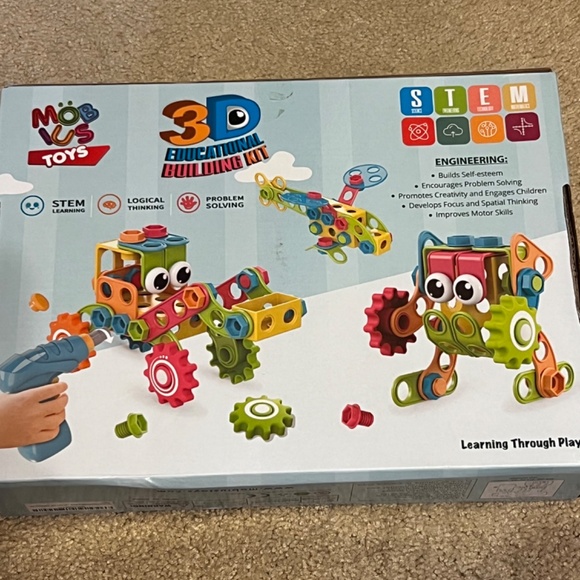 New Mobius 3D Educational Building Kit - Picture 3 of 5